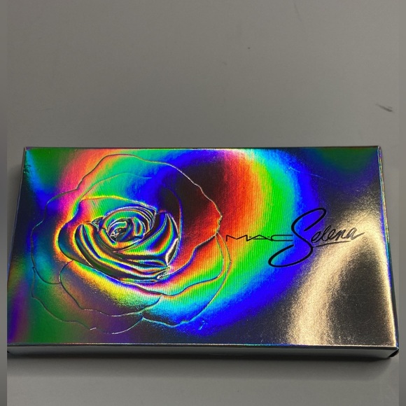 MAC x Selena - Picture 1 of 6